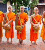 Monjes-en-Laos