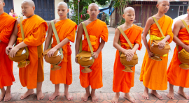 Monjes-en-Laos